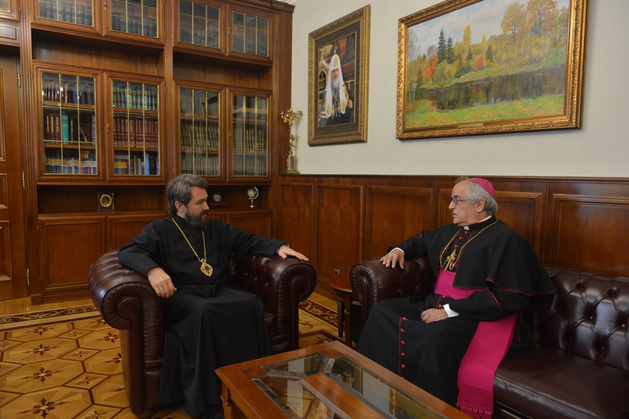 Metropolitan Hilarion of Volokolamsk meets with new Apostolic Nuncio in the Russian Federation