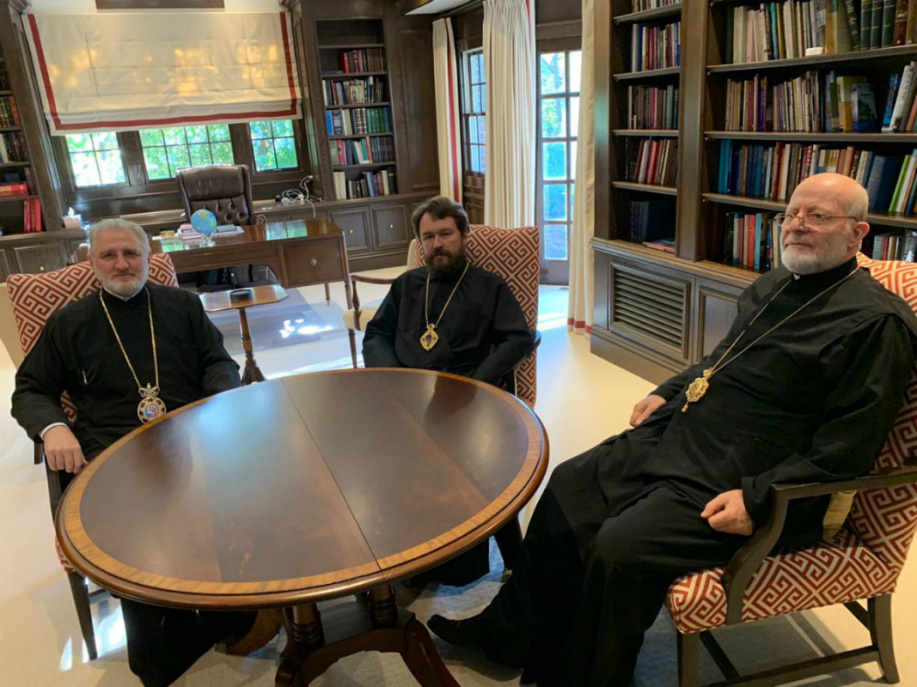 Metropolitan Hilarion of Volokolamsk meets with heads of Archdioceses of Constantinople and Antioch in North America