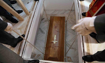 Metropolitan of Volokolamsk Hilarion Attends the Funeral of His Holiness Irinej Patriarch of Serbia