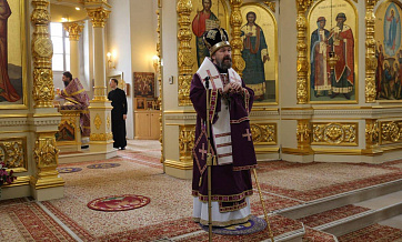 В праздник Воздвижения Креста Господня митрополит Иларион сослужил митрополиту Каширскому Феогносту в Крестовоздвиженском Иерусалимском женском монастыре