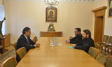 Chairman of Department for External Church Relations meets with Lebanese ambassador
