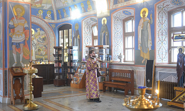 Rector, faculty and students of Theological Institute of Postgraduate Studies prayerfully celebrate 10th anniversary of its foundation