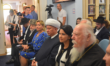 Metropolitan Hilarion speaks at interfaith conference devoted to the protection of family values