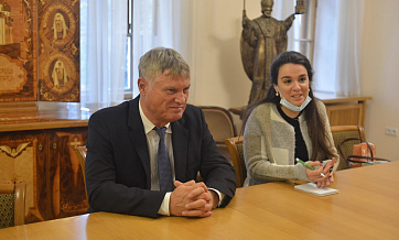 Metropolitan Hilarion of Volokolamsk holds a meeting with Serbian ambassador to Russia