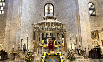 Metropolitan Hilarion celebrates Divine Liturgy on the relics of St. Nicholas the Wonderworker in Bari