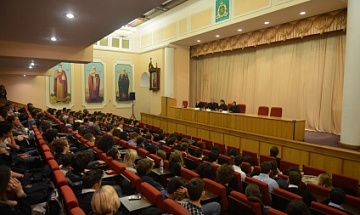 Metropolitan Hilarion of Volokolamsk meets with students of Catholic schools in Italy