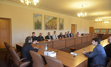 DECR chairman meets with attendees of Summer Institute for clergy and laity of Church of England