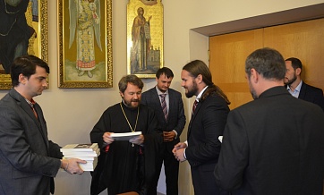 DECR chairman meets with attendees of Summer Institute for clergy and laity of Church of England