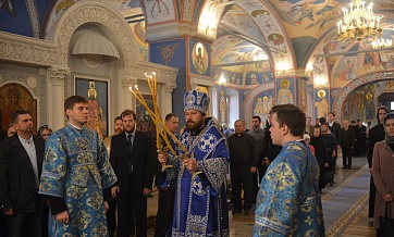 Metropolitan Hilarion gives his blessing to post-graduate students for new academic year and presents the first ever D.D. certificate recognized by the Russian state today