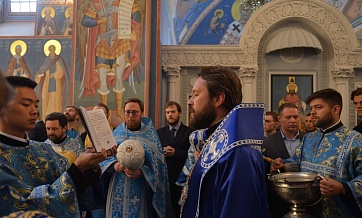 Metropolitan Hilarion gives his blessing to post-graduate students for new academic year and presents the first ever D.D. certificate recognized by the Russian state today