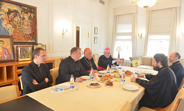 Metropolitan Hilarion meets with Archbishop of Warsaw Cardinal Kazimierz Nycz