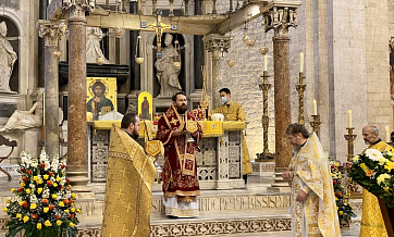 Metropolitan Hilarion celebrates Divine Liturgy on the relics of St. Nicholas the Wonderworker in Bari
