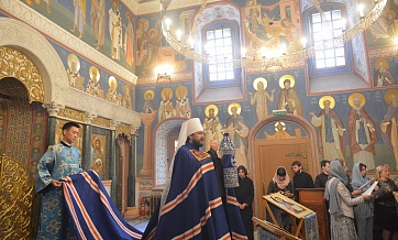 Metropolitan Hilarion gives his blessing to post-graduate students for new academic year and presents the first ever D.D. certificate recognized by the Russian state today